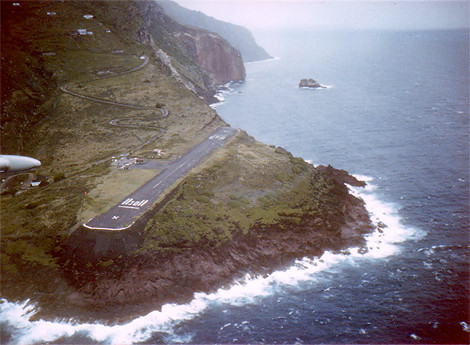 荷属安地列斯群岛沙巴岛胡安彻·亚拉斯奎恩机场 荷属安地列斯群岛沙巴岛胡安彻·亚拉斯奎恩机场