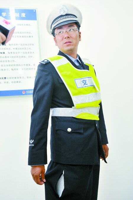 3名女子酒驾被查 大喊“非礼”撕破交警裤子