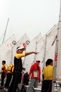 2010青岛市青少年帆船营在奥帆中心开营