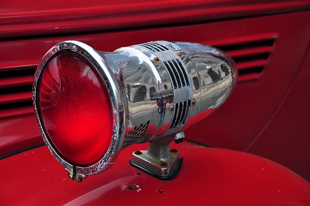 警灯与警笛的故事